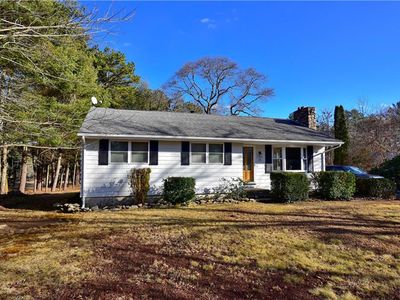 22 Woodville Alton Rd, Wood River Junction, RI, 02894