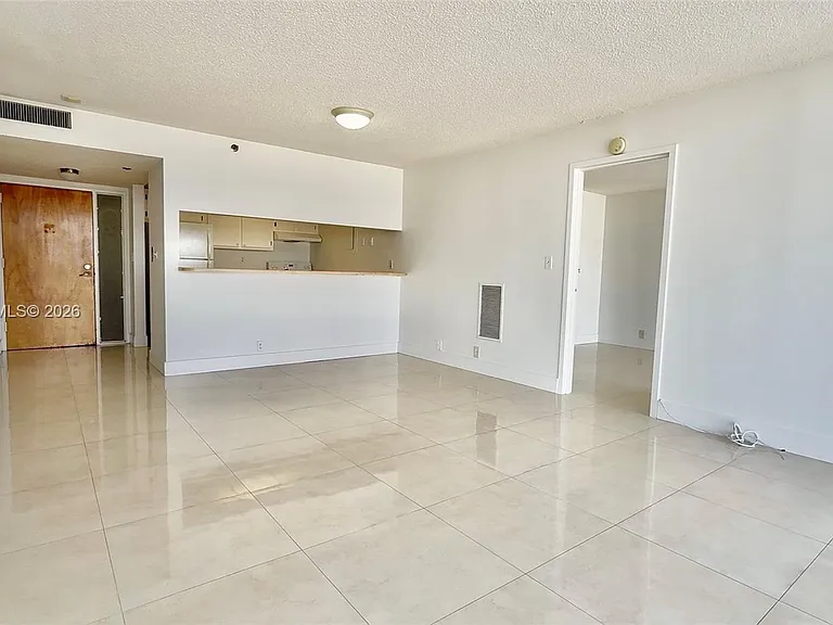 7601 E Treasure Dr #801 — Photo 3