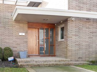 42 Bunker Rd, Lido Beach, NY 11561