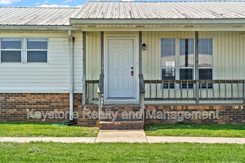 290 Thompsonville Ln #302