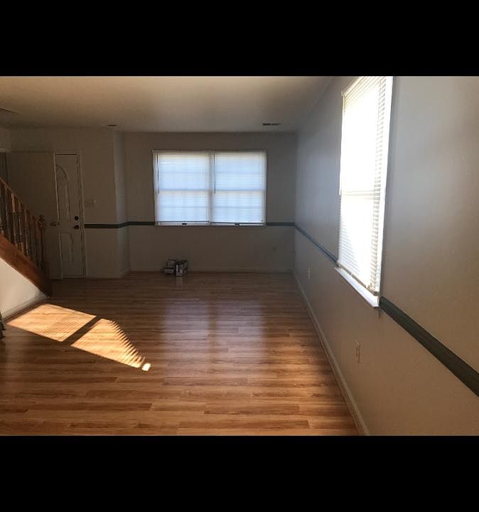 Living room 2nd view