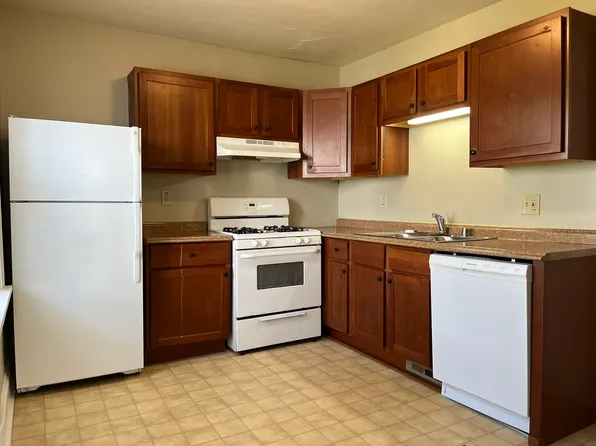 2223 E Vollmer Ave, Milwaukee, WI 53207