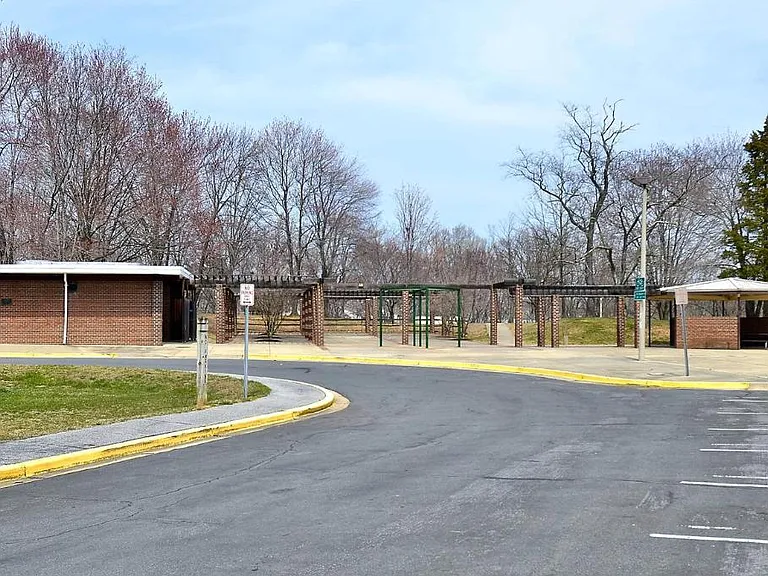 328 W Edmonston Dr — Photo 24