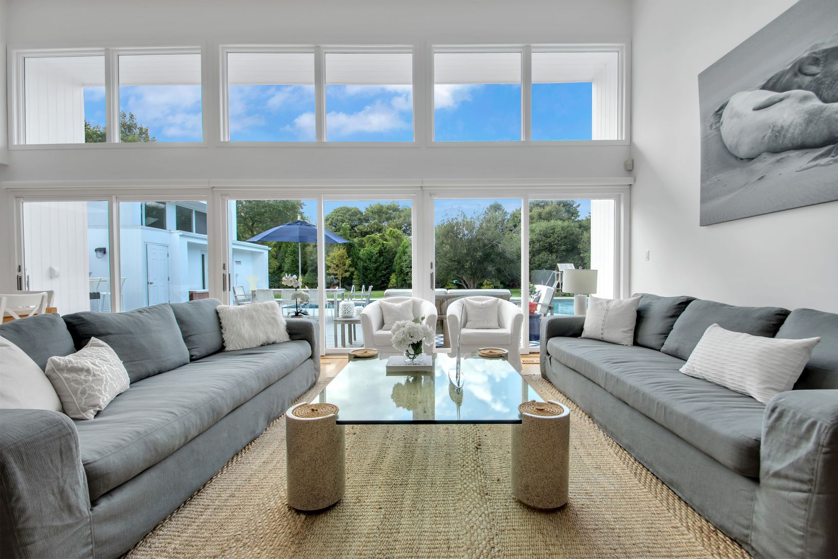  Great Room Overlooking Pool & Backyard