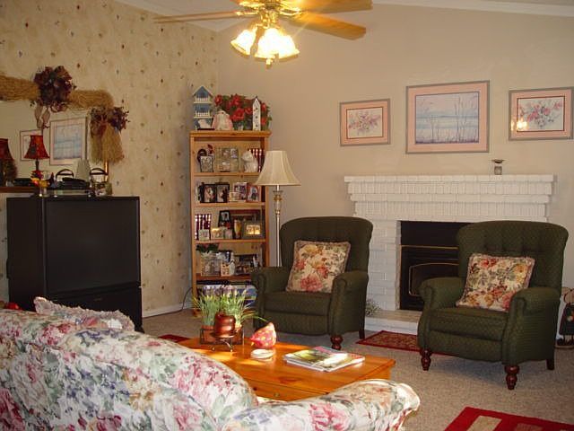 2nd image of 3812 Goldbar Dr