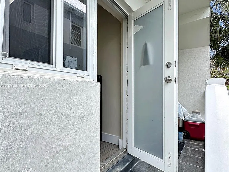 965 Bay Dr #2 — Photo 20
