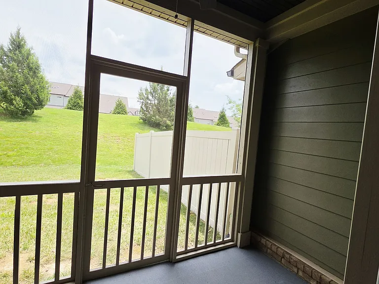 1623 Hampshire Pl — Photo 12