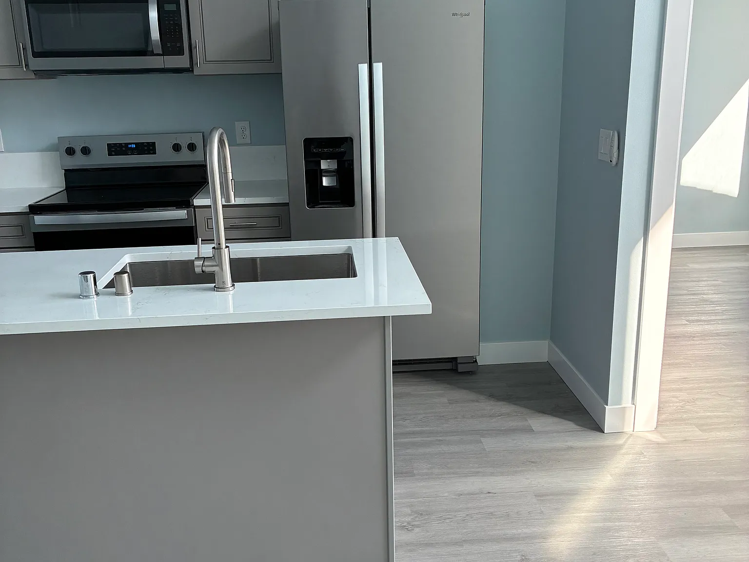 2 bed, 1.5 bath, 800 sqft, $1,650 — Photo 3
