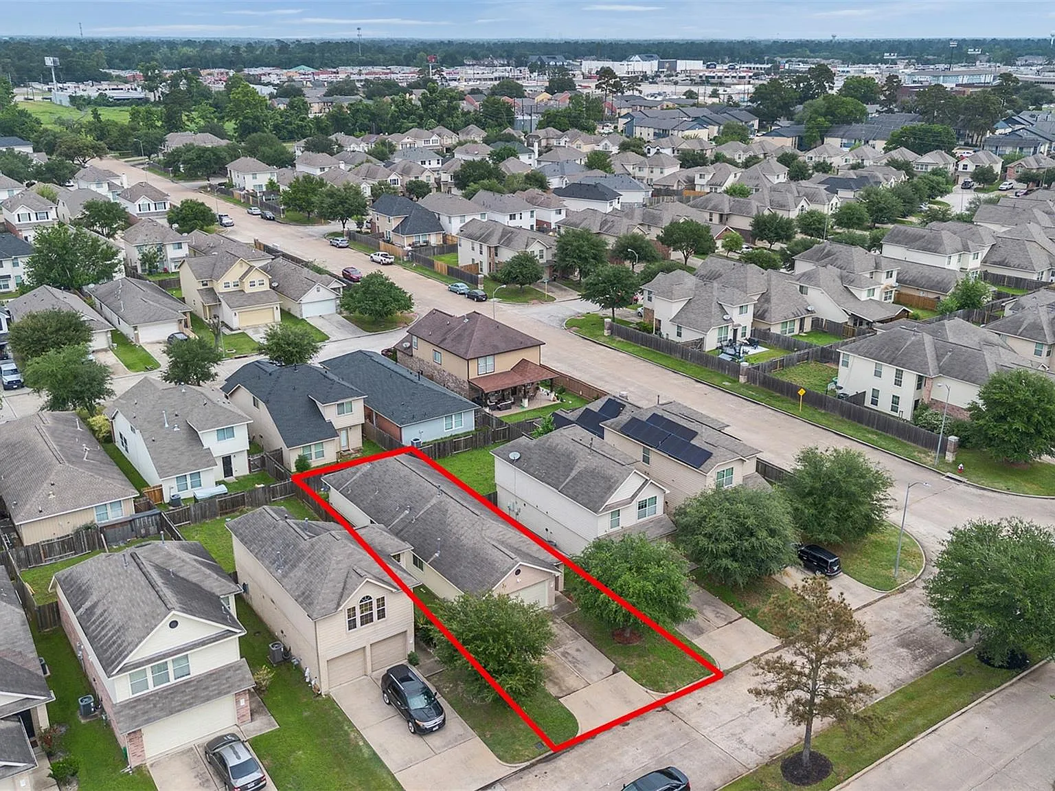 3 bed, 2.0 bath, 1387 sqft, $2,400 — Photo 3