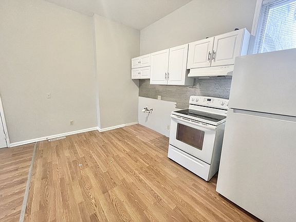 4th image of 1718-34 E Lafayette Pl #1720-01
