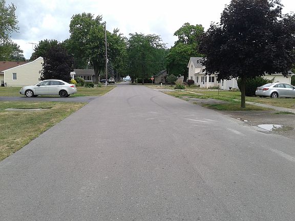 4th image of 365 Park St