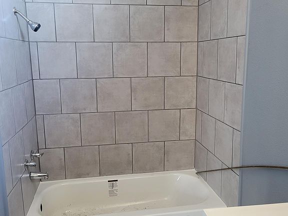 4th image of 2301 Barcelona Ct