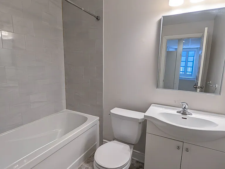 595 King St #4 — Photo 12