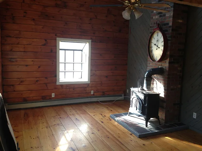 128 Pine St — Photo 3