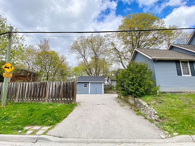 41 Arnold Cres #2 — Photo 15