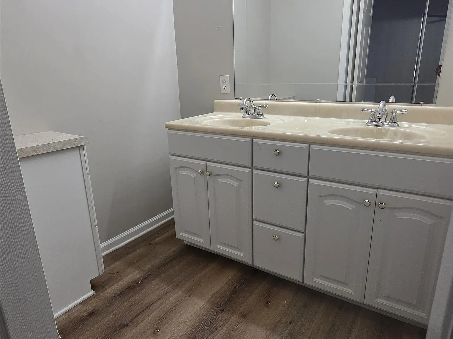 2 bed, 2.0 bath, 1450 sqft, $1,250 — Photo 2