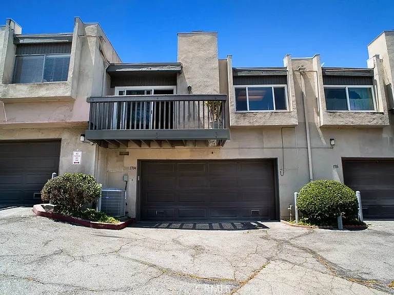 1878 Rainbow Terrace Ln — Photo 6