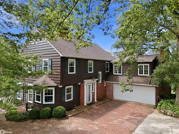 1743 Country Club Ln, Marshalltown, IA 50158