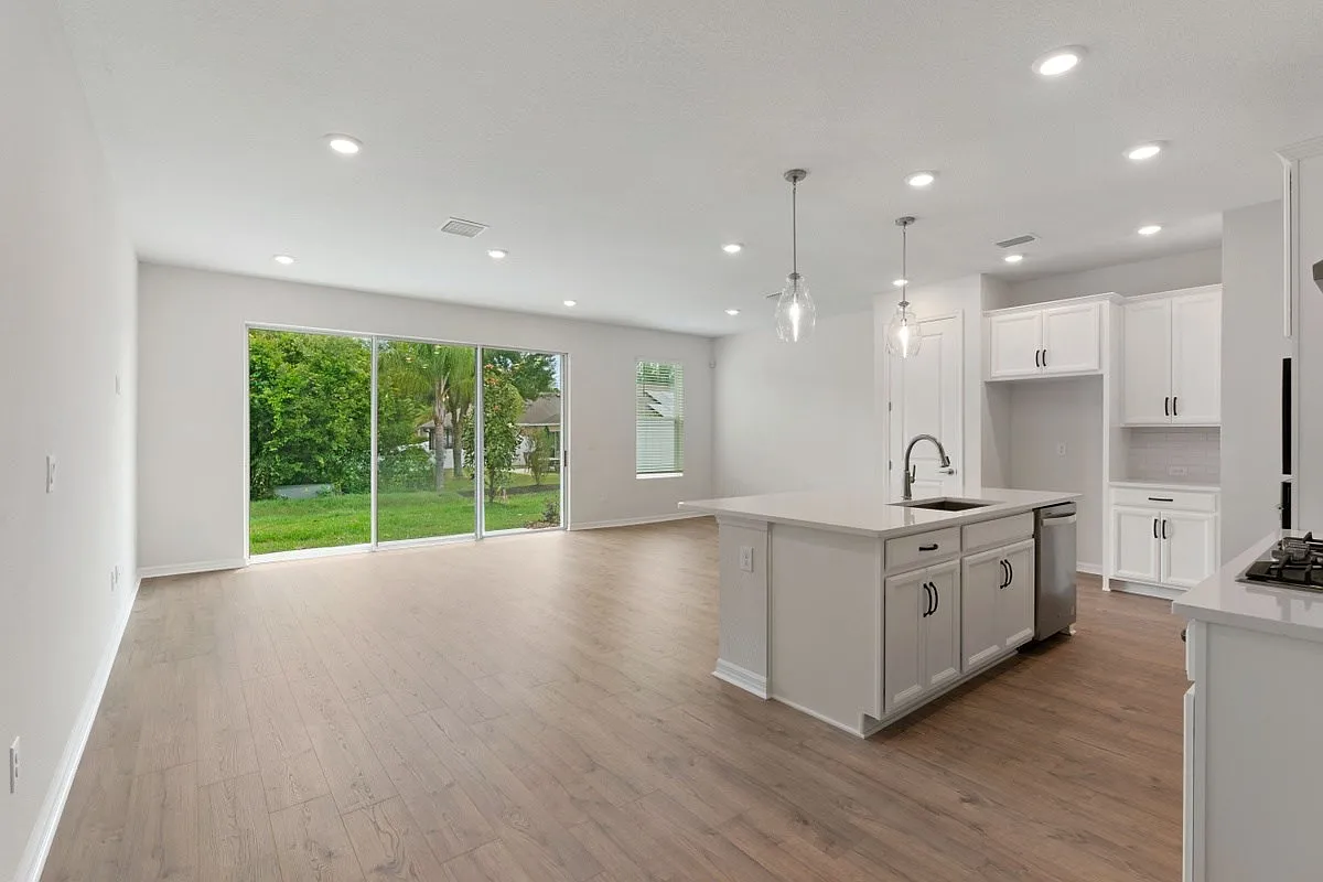 Gorgeous Brand New 3/2.5/2 Townhouse In Bexley — Photo 4