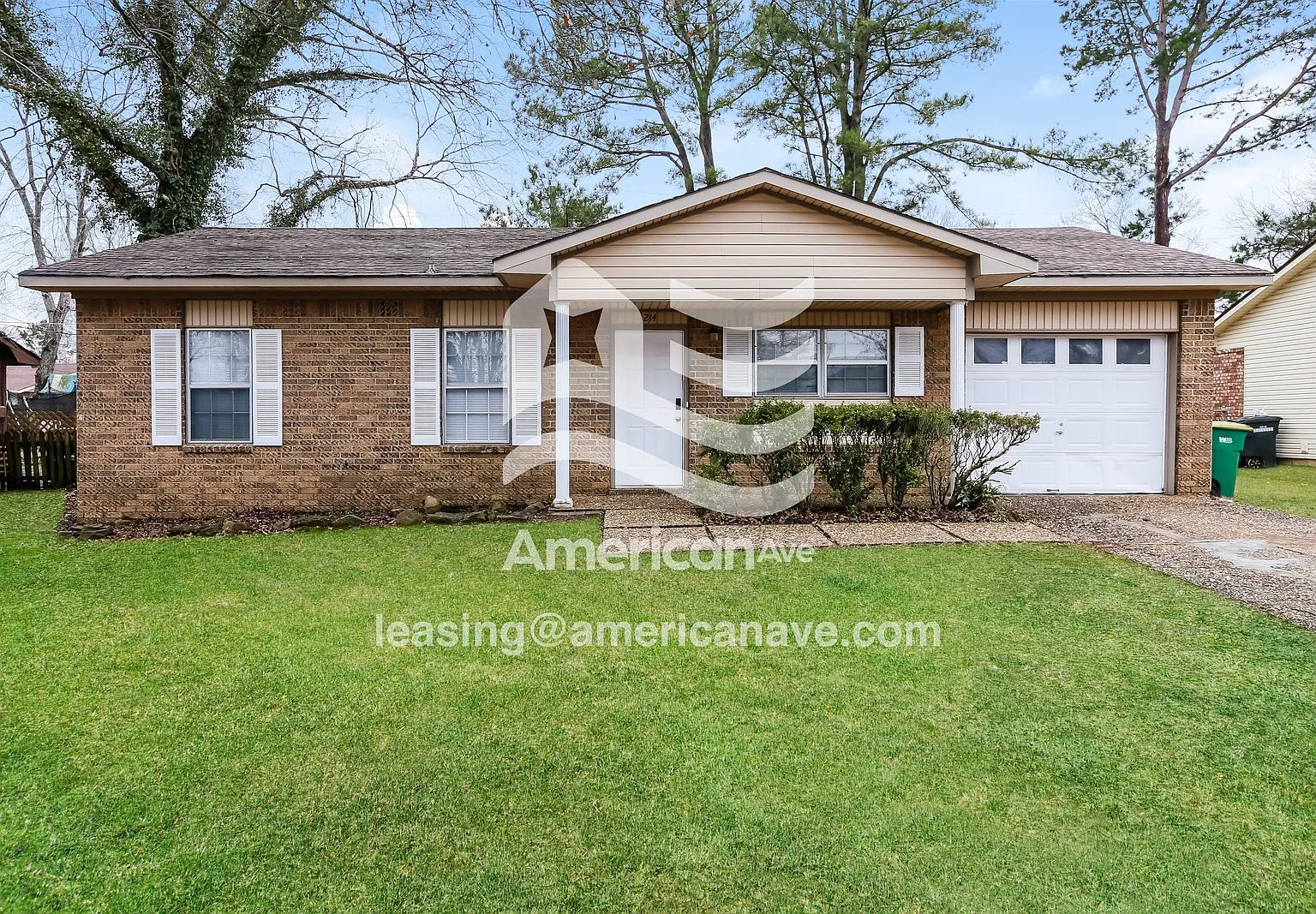 3 bed, 1.5 bath, 1124 sqft, $1,397 — Photo 2
