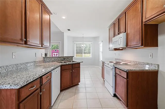 1555 Marigny Ave — Photo 5