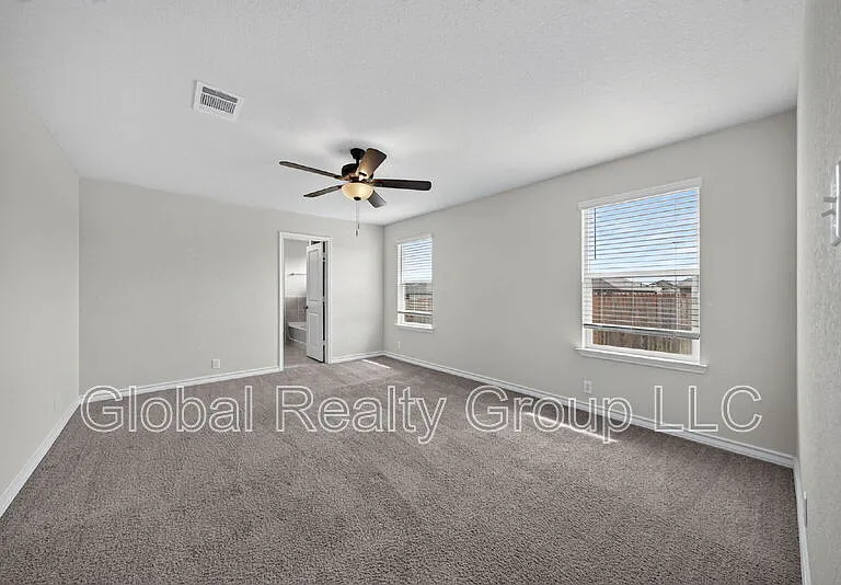 515 Diamond Shls — Photo 17