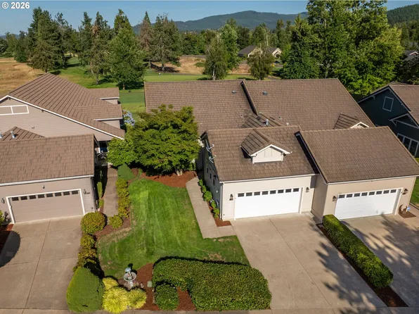40 Magnolia Dr, Creswell, OR 97426