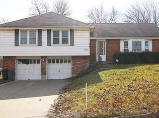 1207 NE 53rd St, Kansas City, MO 64118