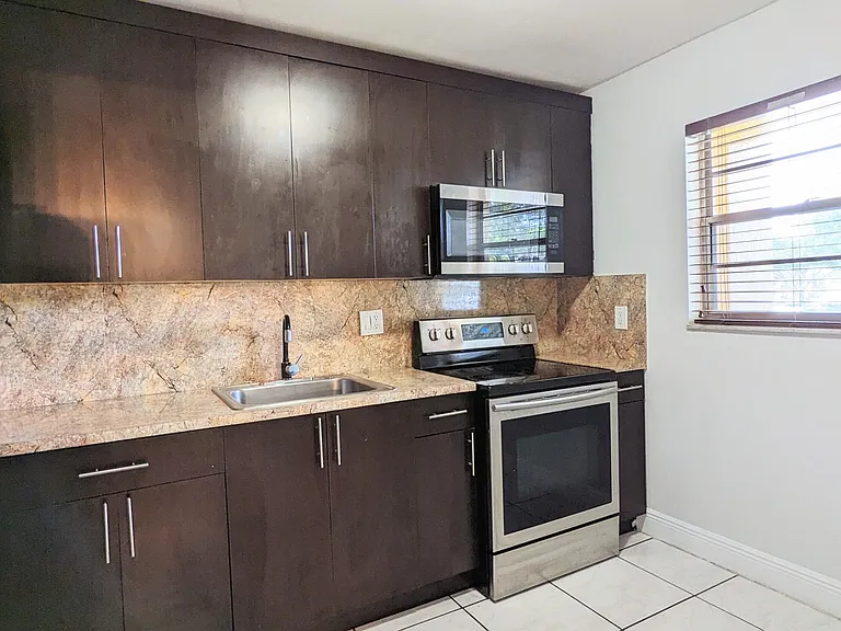 3253 Foxcroft Rd #210 — Photo 9