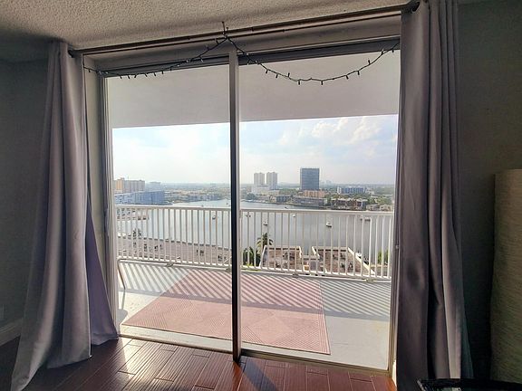 5th image of 137 Golden Isles Drive #1508