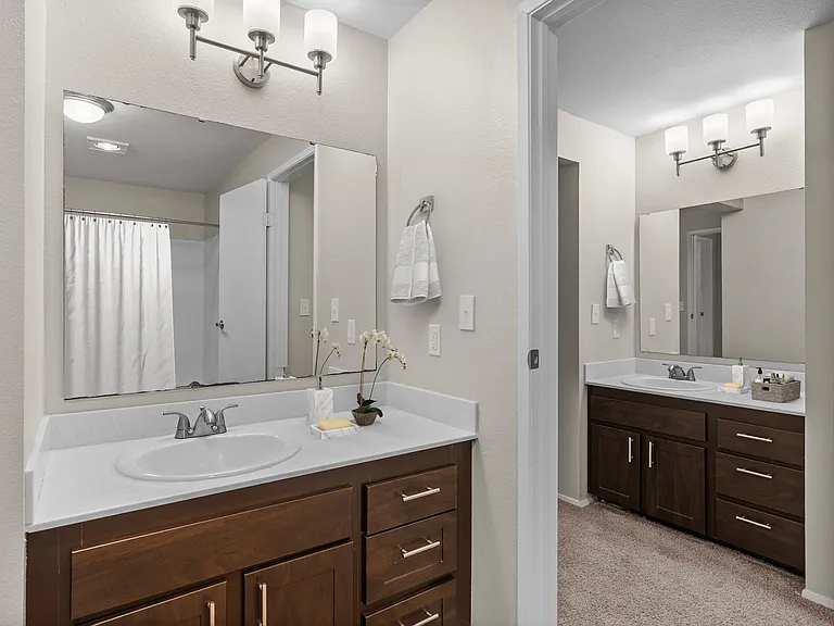 Cascade Ridge — Photo 15