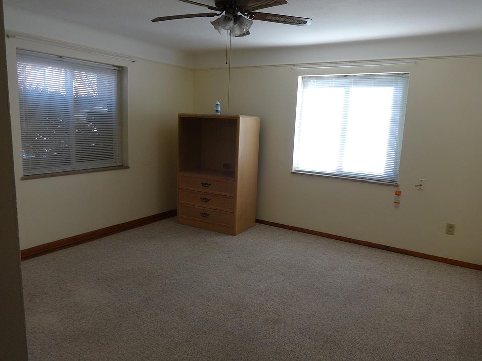 Studio Apt. large windows