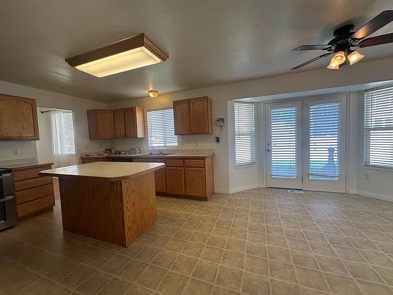 2511 Goodnight Dr — Photo 23