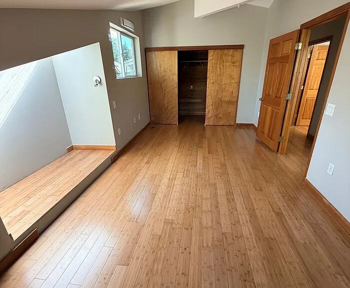 720 NE 34th Pl — Photo 9