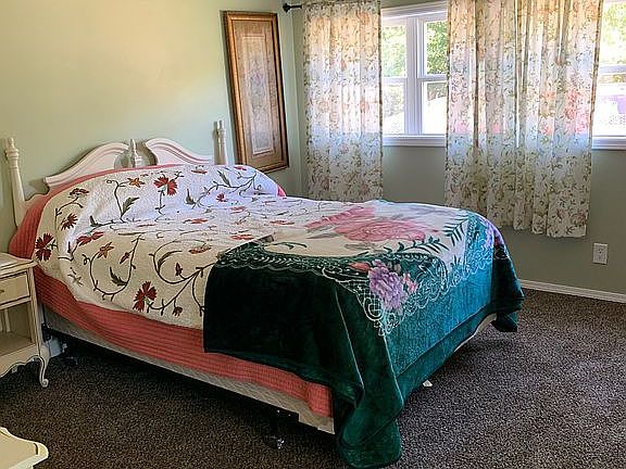 3rd image of 130 Ginger Ln