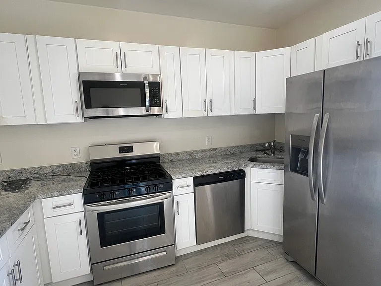 40 Lenox Ave — Photo 20