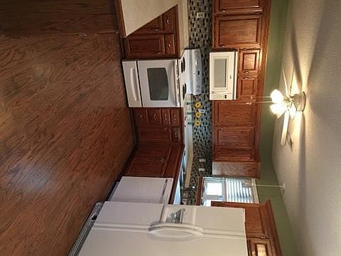 3rd image of 816 Meadowood Dr