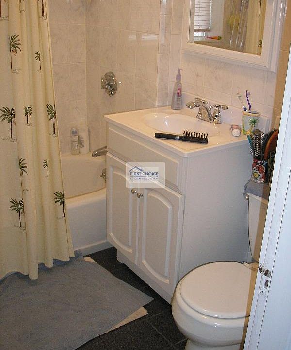 2nd image of 30 Chiswick Rd #41