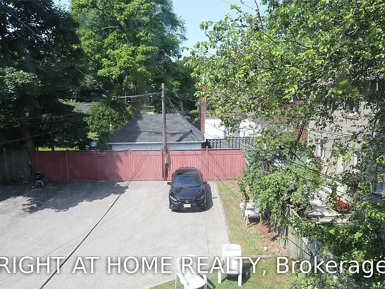 1198 Avenue Rd #B — Photo 16
