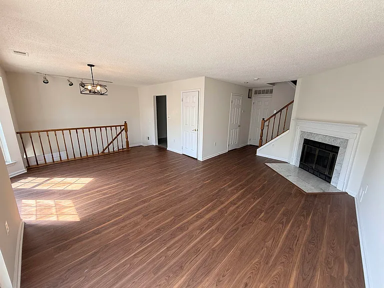 28 Alder St — Photo 3