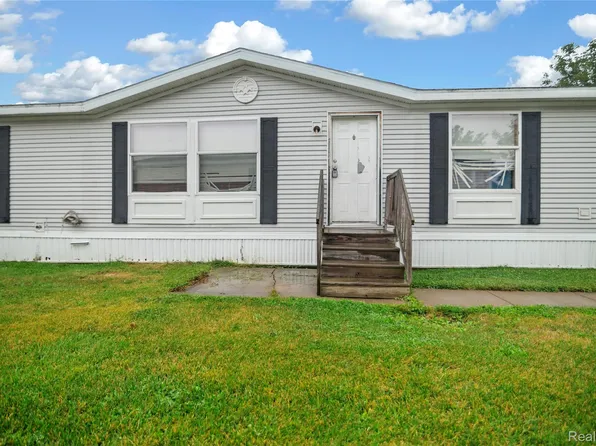 271 Laurel Leah, Oxford, MI 48371