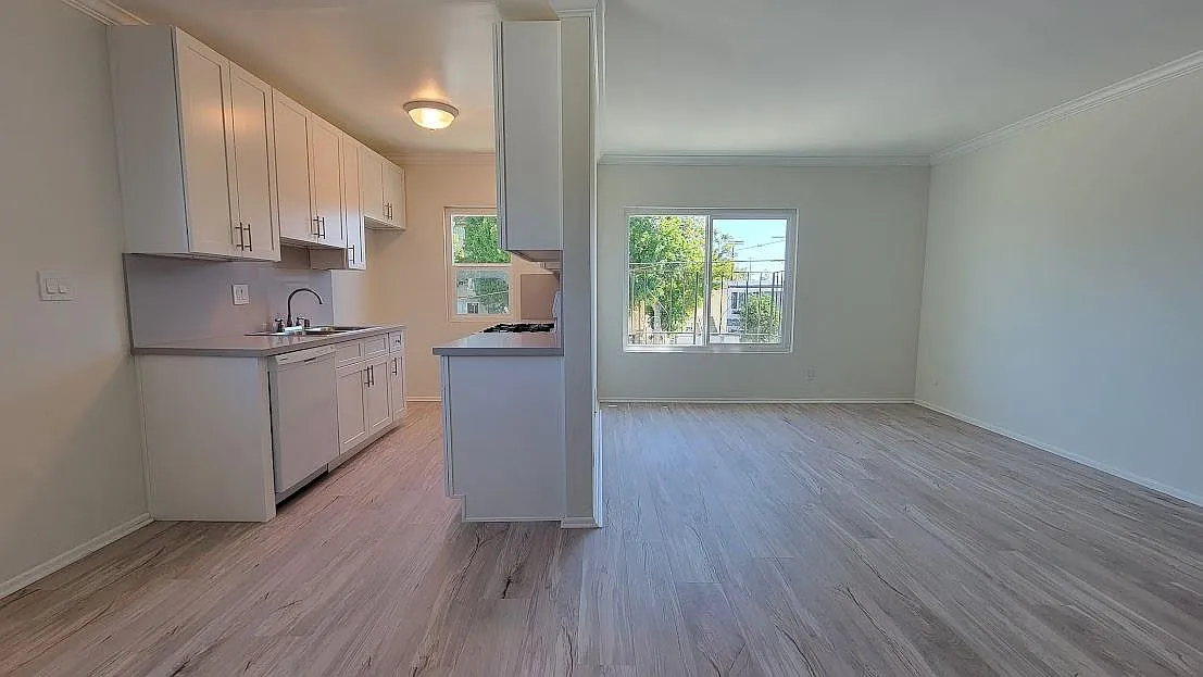 Building Photo - 3769 Hughes Ave #7