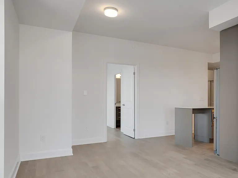 3240 William Coltson Ave — Photo 124