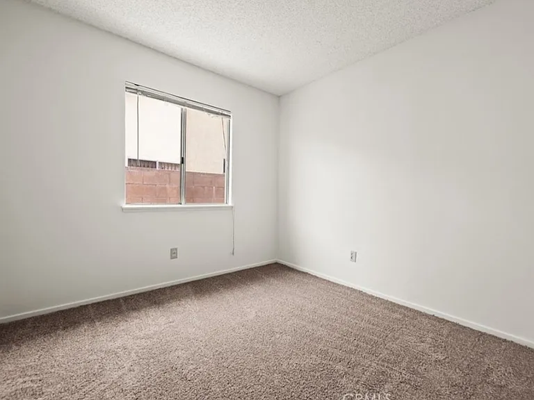 22961 Chambray Dr — Photo 4