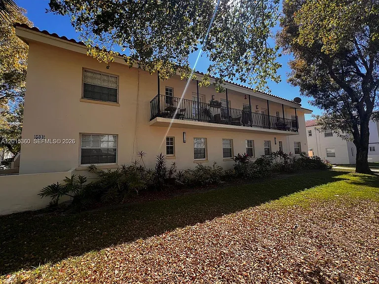 504 Santander Ave #2 — Photo 1