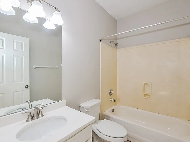 4508 Westminister Cir — Photo 16