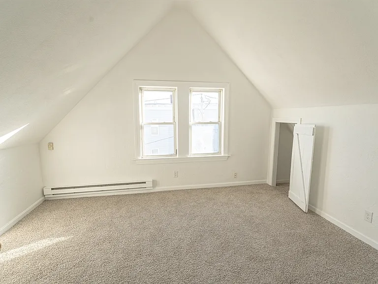 8 Rockwell Ter #3 — Photo 4