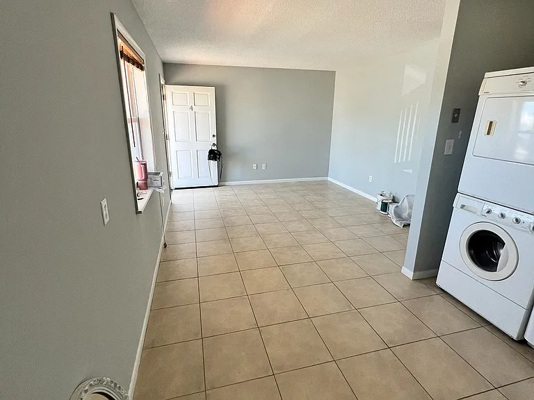 318 4th Ave S #4 — Photo 8