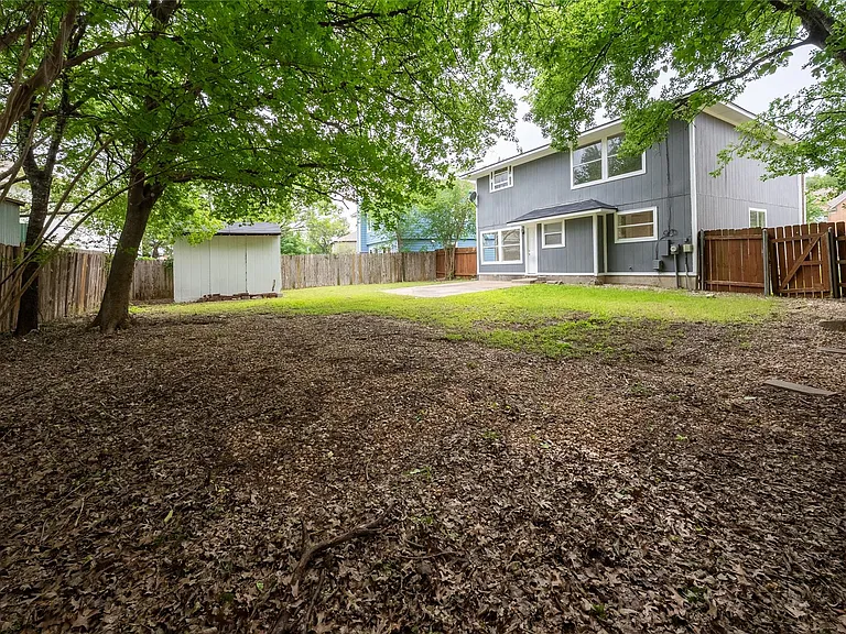 13701 Cambourne Dr — Photo 28