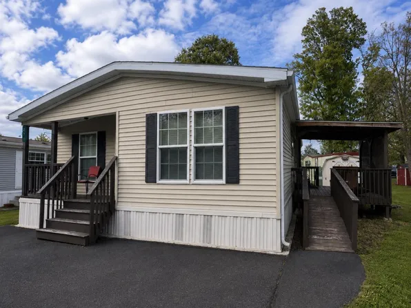 271 Dogwood Dr, Quakertown, PA 18951